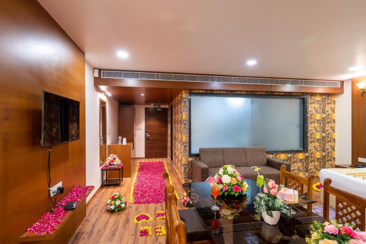 Jalashray Resort Nadiad Exterior photo