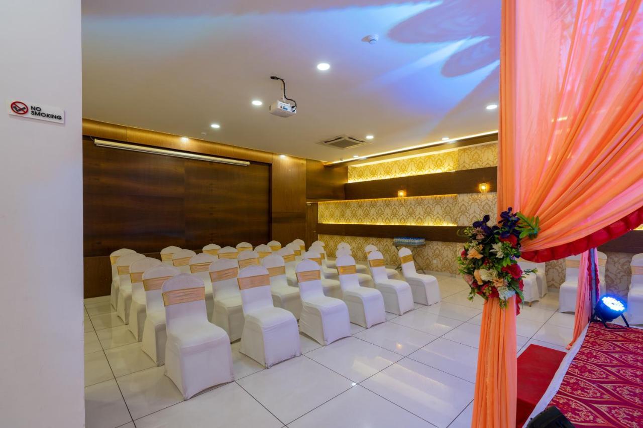 Jalashray Resort Nadiad Exterior photo