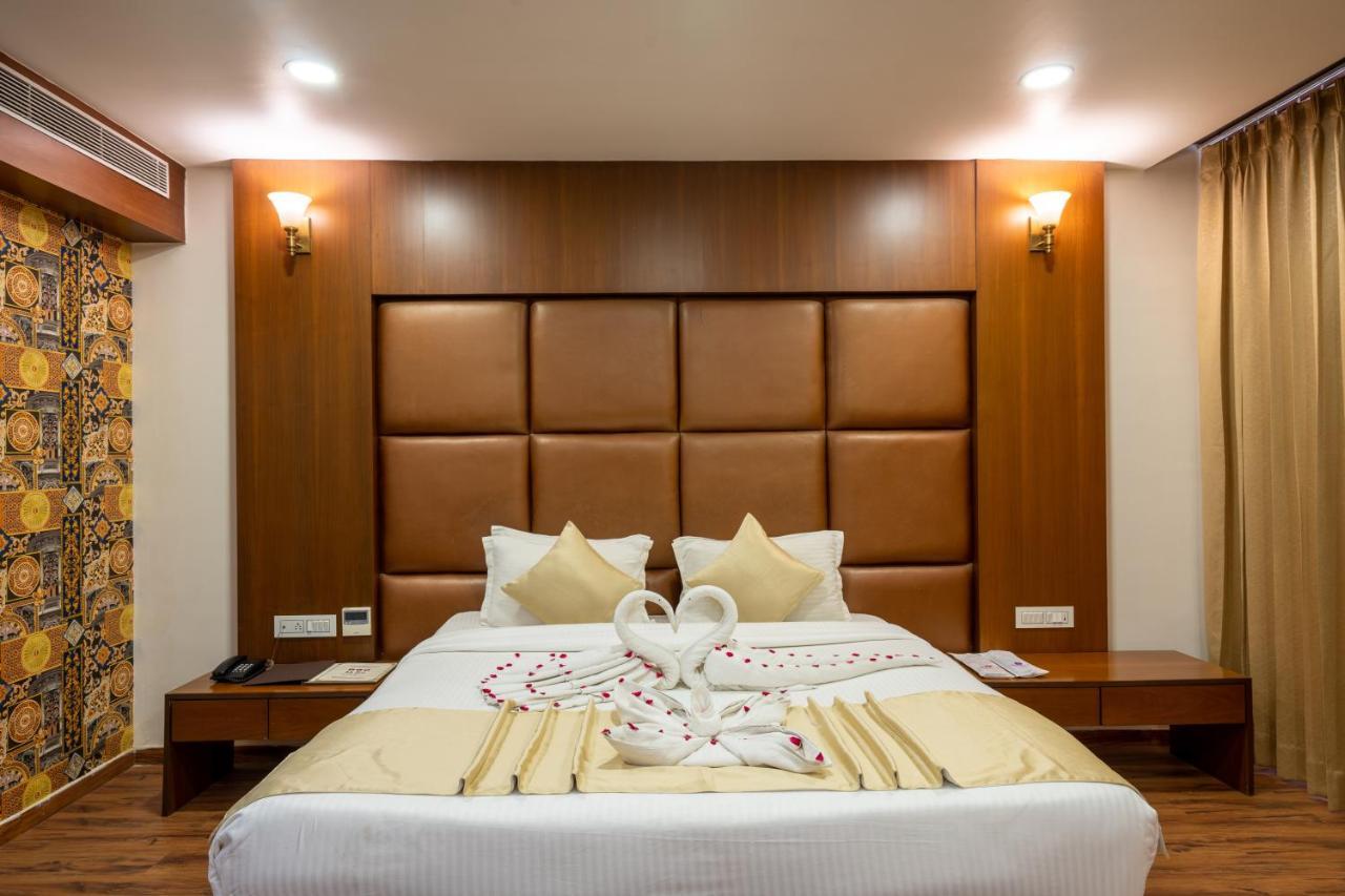 Jalashray Resort Nadiad Exterior photo