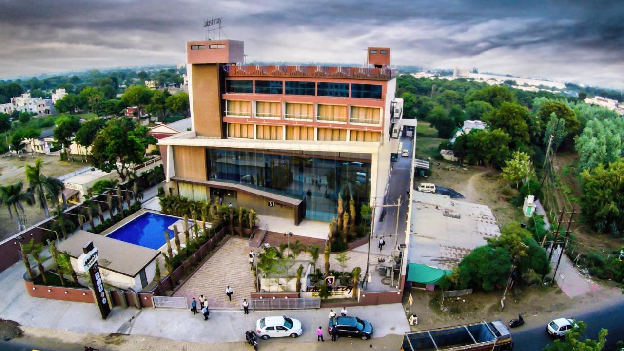 Jalashray Resort Nadiad Exterior photo